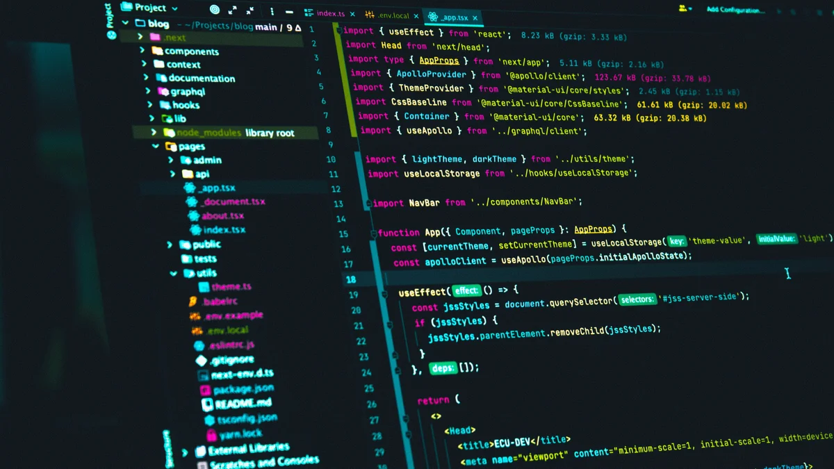 Capa da reportagem do Canaltech: tela com código em um editor.